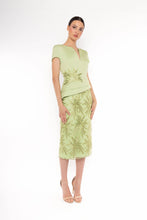 Cargar imagen en el visor de la galería, Vestido corto Carla Ruiz 52533
